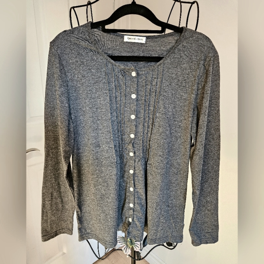 Long Sleeve Button‎ Top
